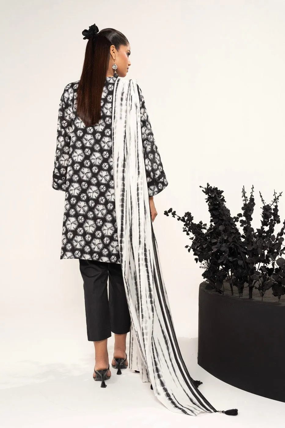 2 Pc Printed Lawn Shirt With Lawn Dupatta