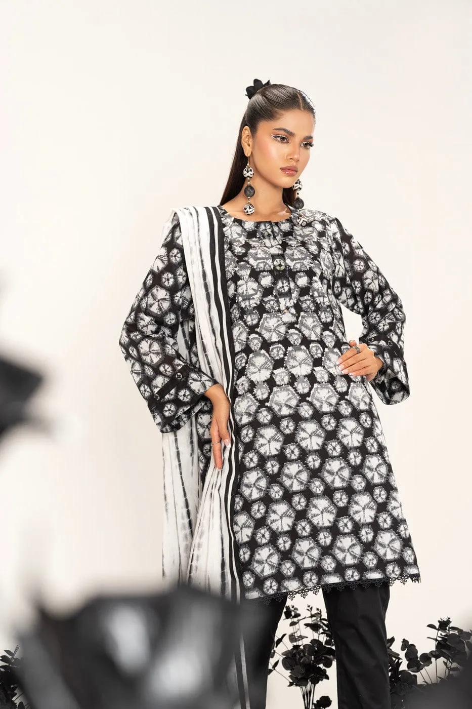 2 Pc Printed Lawn Shirt With Lawn Dupatta