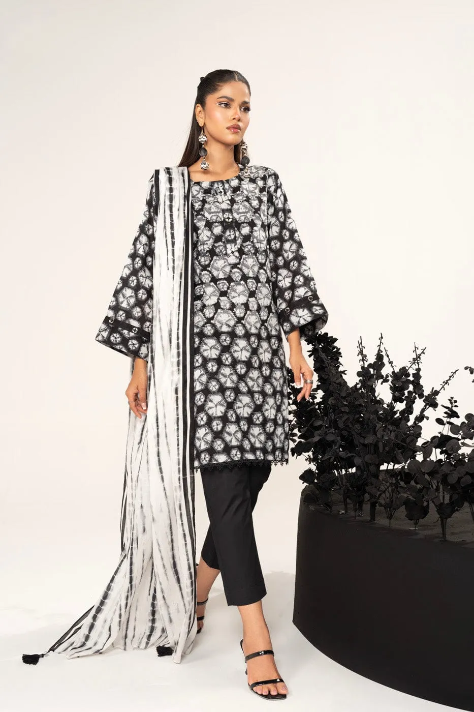 2 Pc Printed Lawn Shirt With Lawn Dupatta