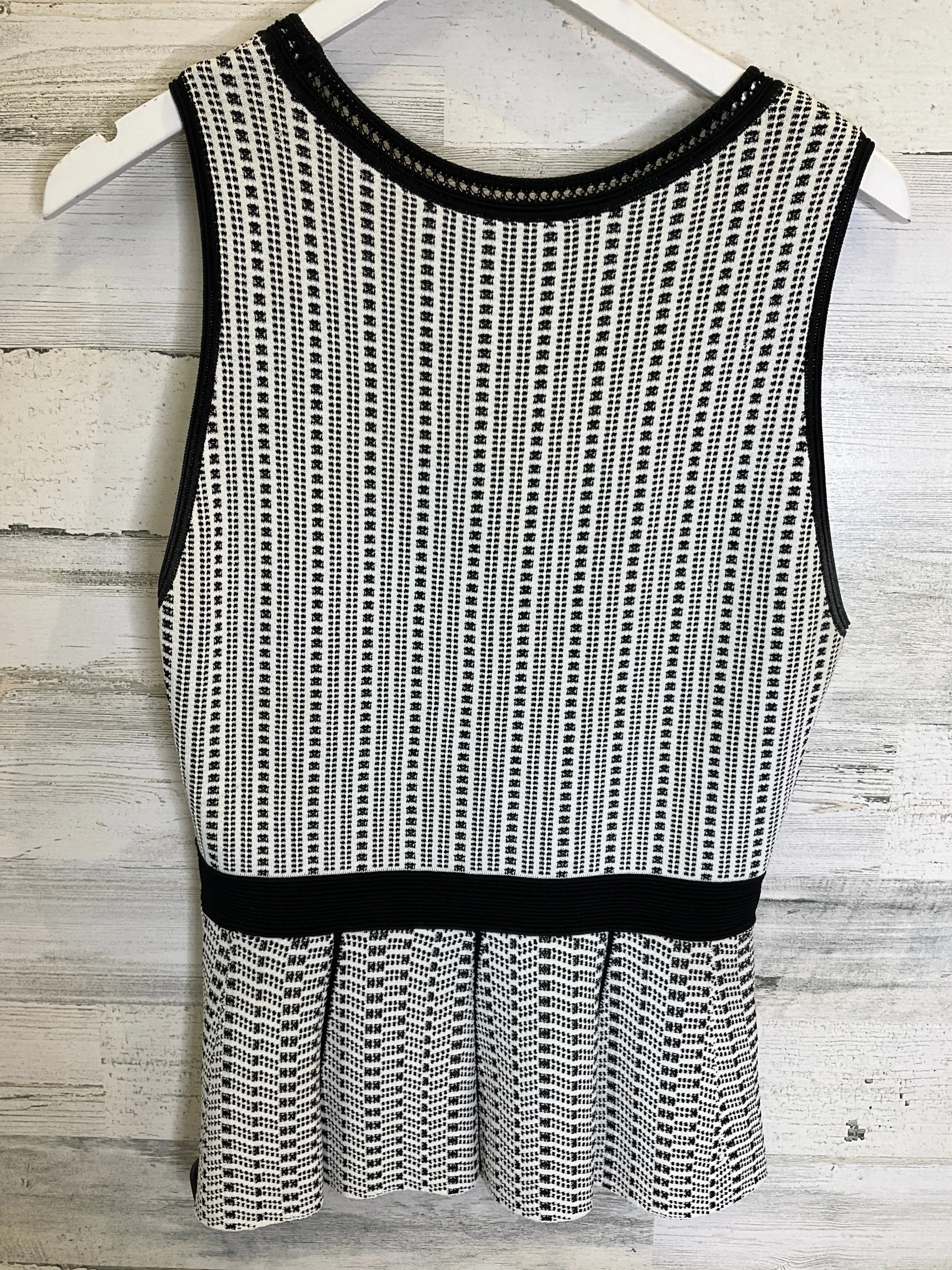 Black & White Top Sleeveless White House Black Market, Size S