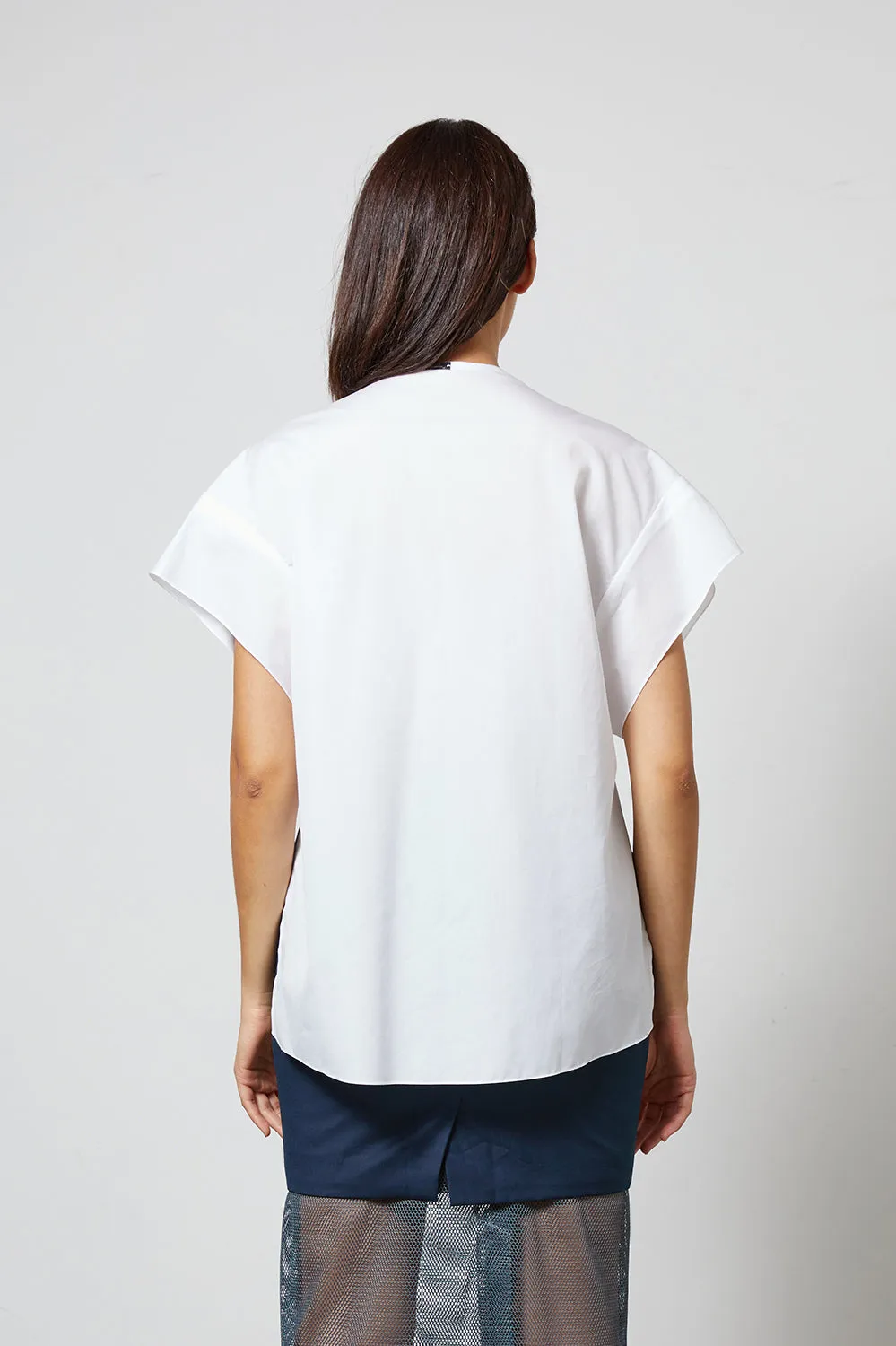 CARMEN white - graphic pleated silk top