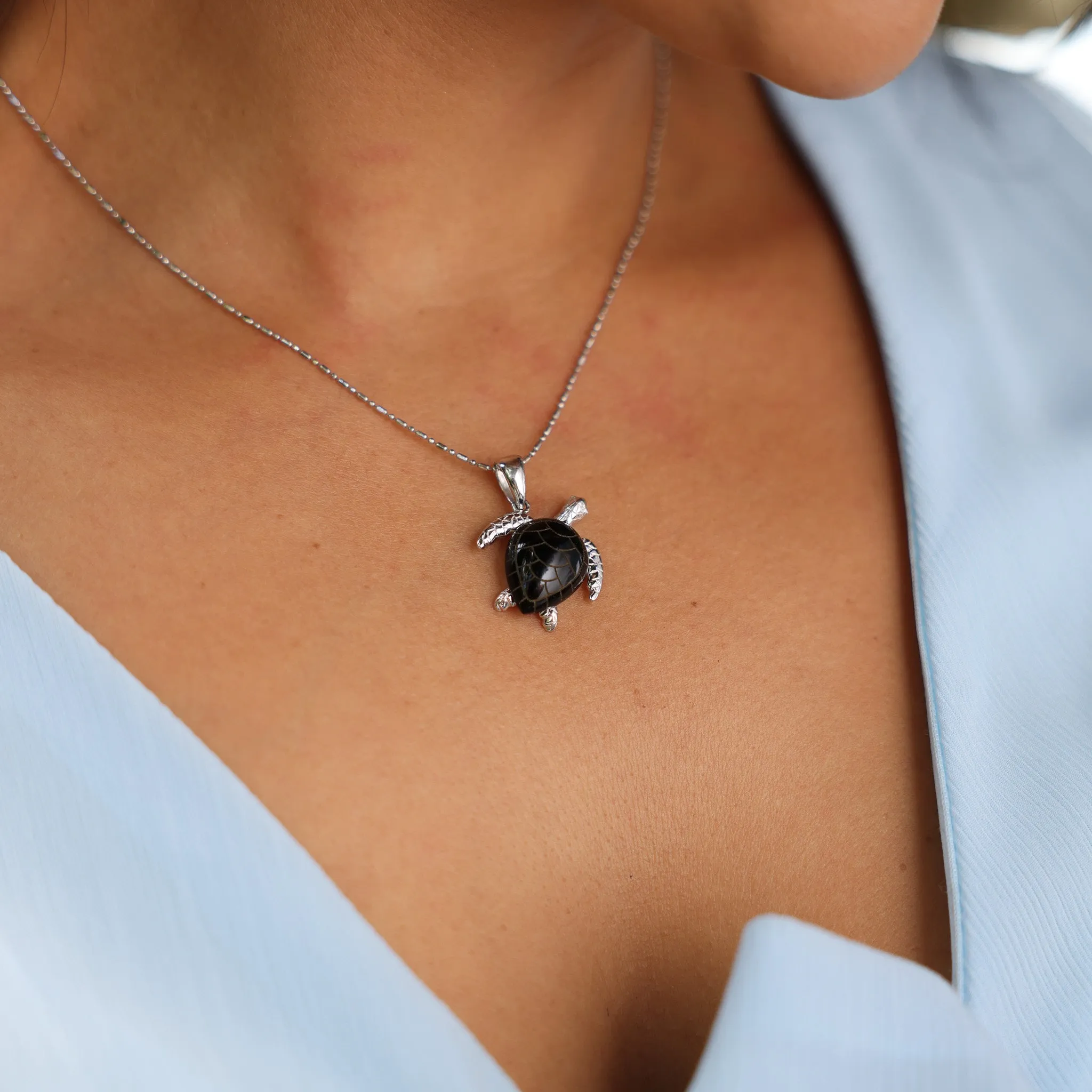 Honu Black Coral Pendant in White Gold - 19mm