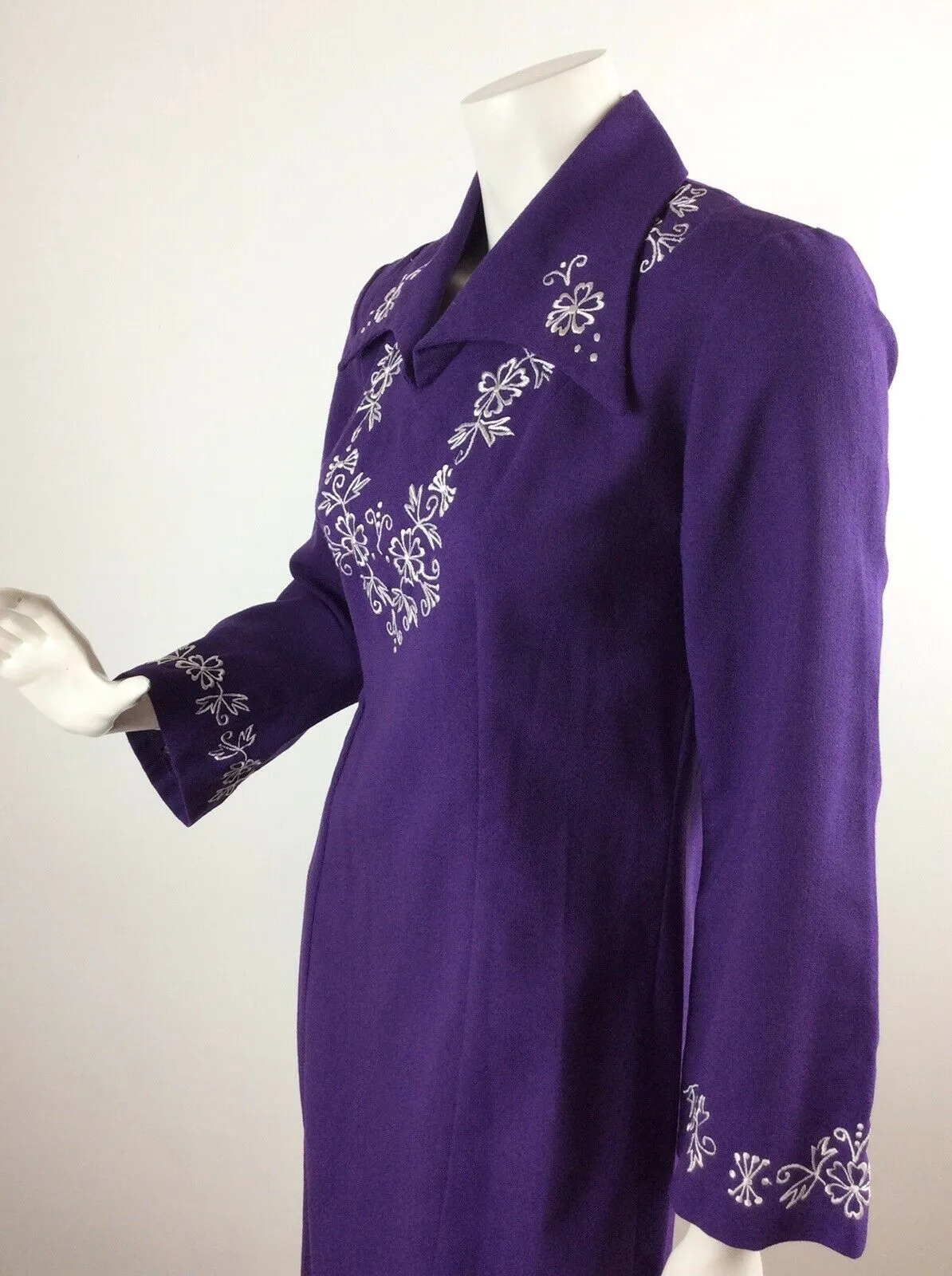 VINTAGE 1970s PURPLE DRESS WHITE FLORAL FLOWER BELL SLEEVE HIPPY MOD GOGO 8 10